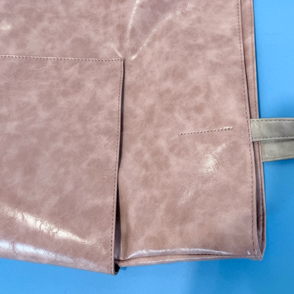 Coco+Carmen Vegan Leather Elegant Pink shoulder bag - Picture 15 of 17